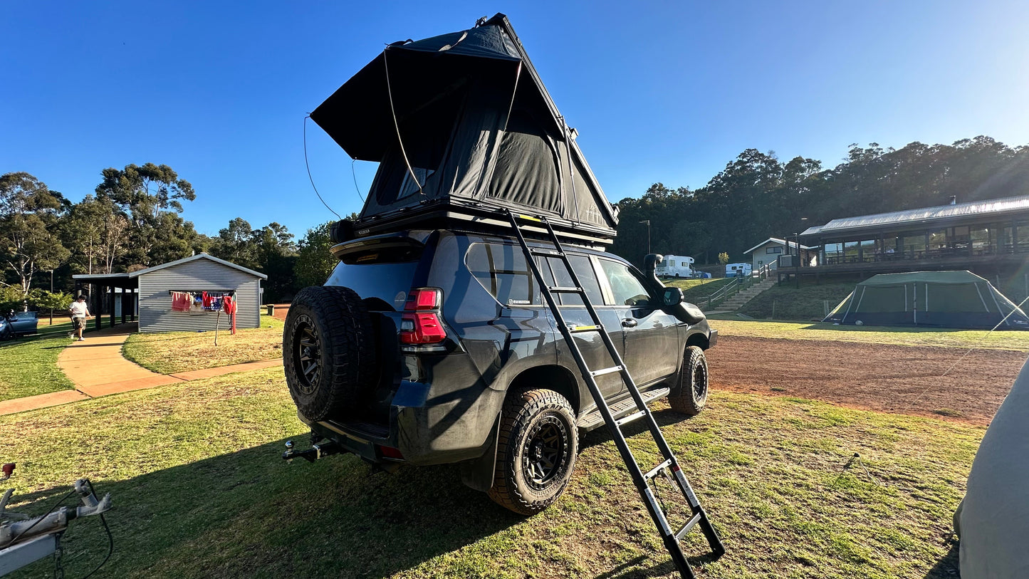 SAFARI SEEKERS ROOF TOP TENT: 'EXPEDITION SERIES'