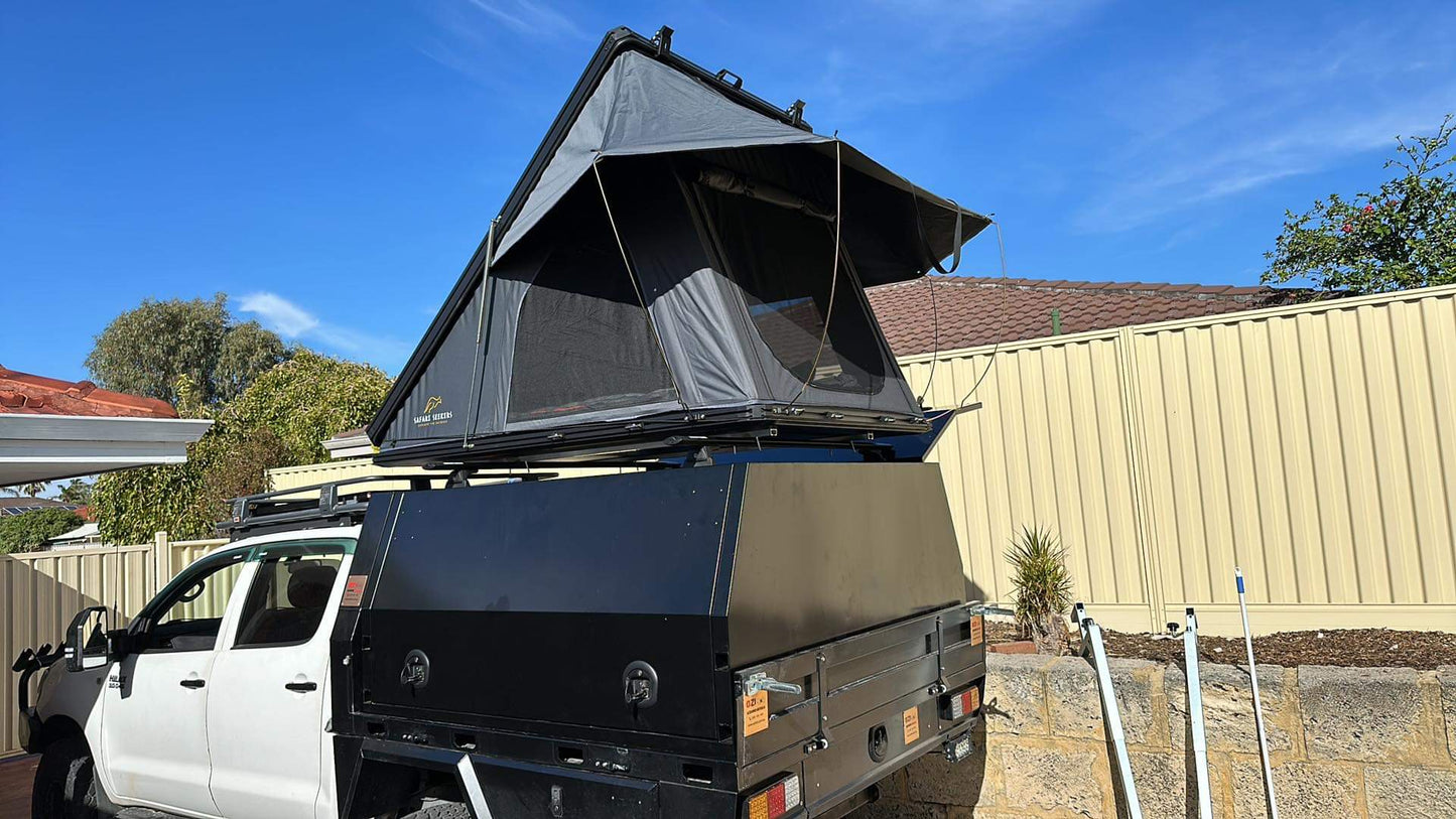 SAFARI SEEKERS ROOF TOP TENT: 'EXPEDITION SERIES'