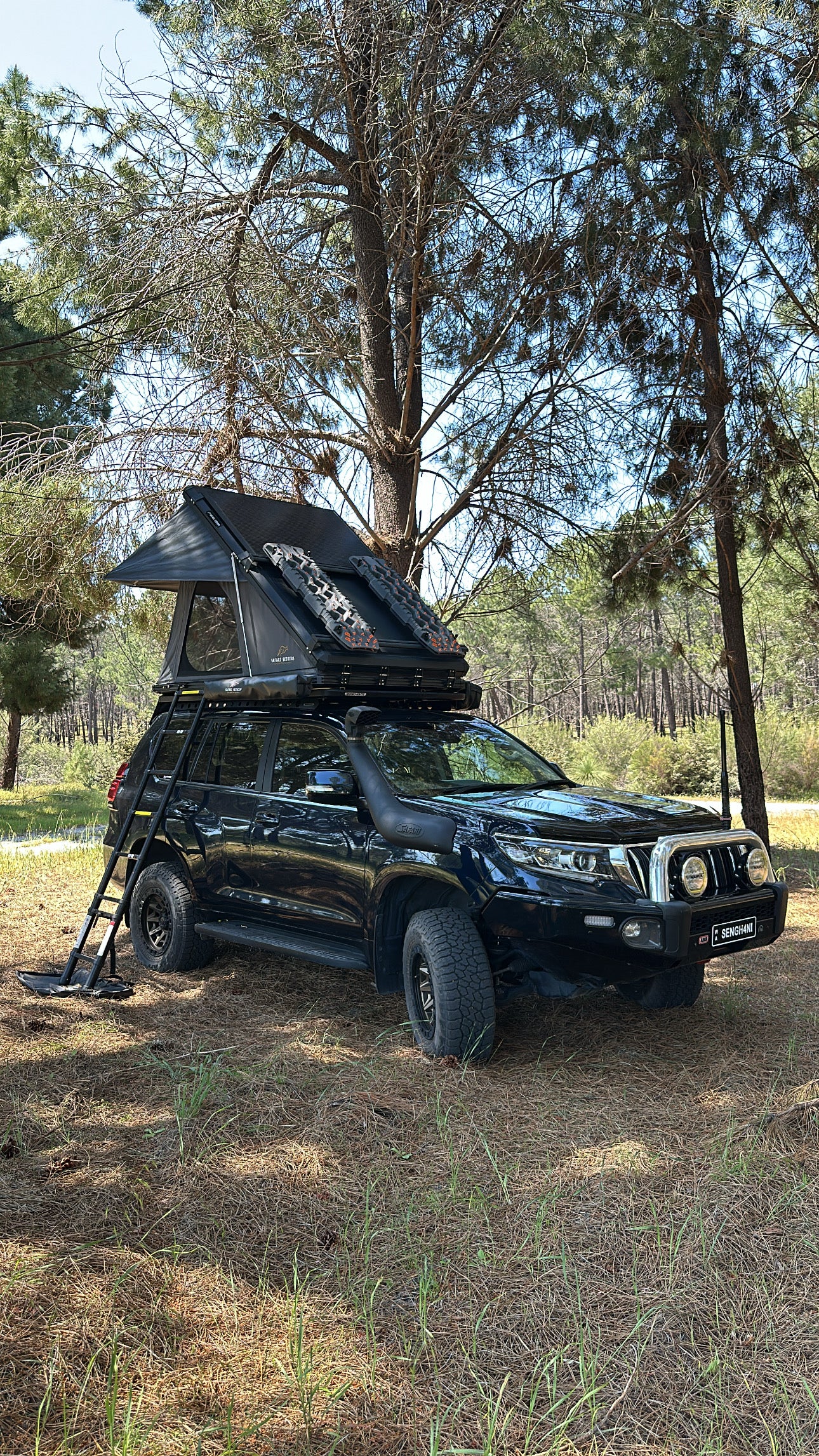 SAFARI SEEKERS ROOF TOP TENT: 'EXPEDITION SERIES'